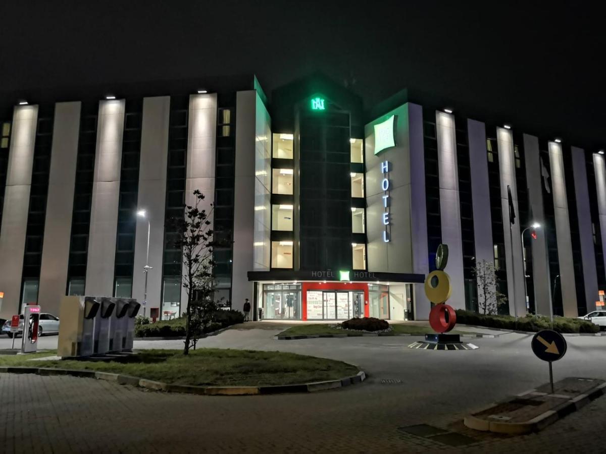 Отель Ibis Styles Milano Melegnano Carpiano Экстерьер фото