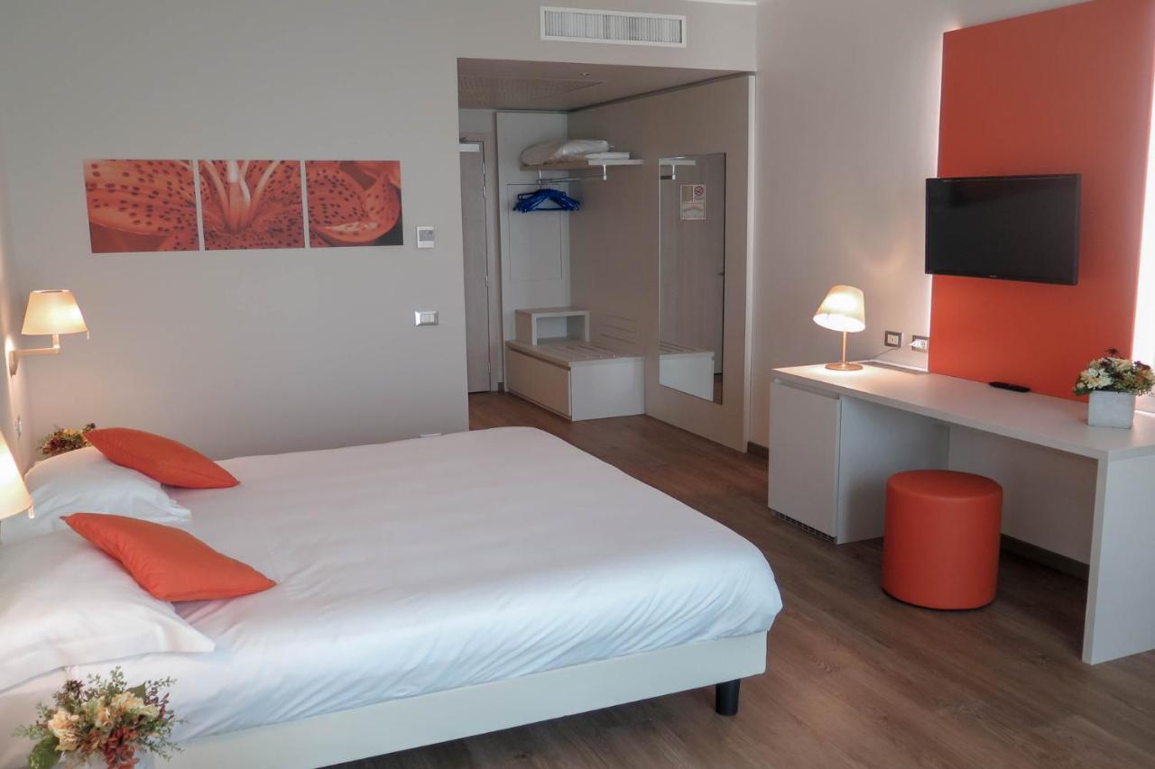 Отель Ibis Styles Milano Melegnano Carpiano Экстерьер фото